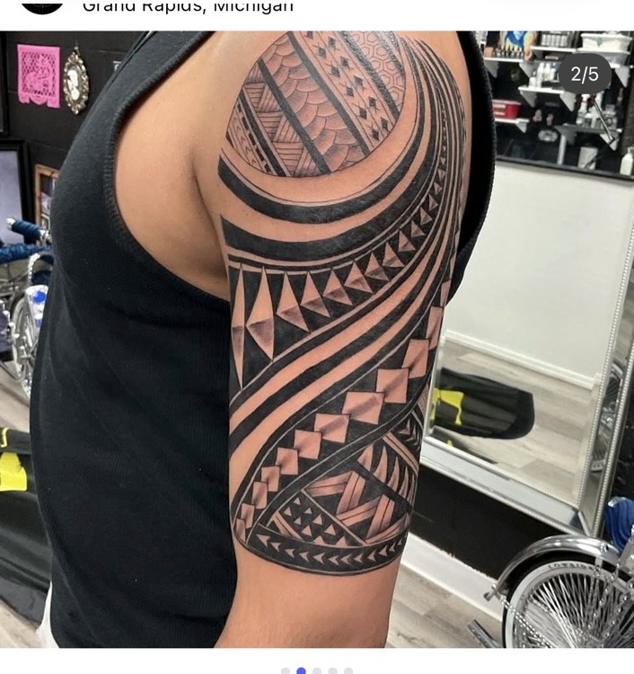 Geometric tattoo by Luis Santos